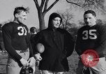 Standbild American Football New York City USA, 1938, aus Sekunde 14 historischem Filmmaterial Videoclip 65675039944
