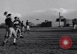 Standbild American Football New York City USA, 1938, aus Sekunde 15 historischem Filmmaterial Videoclip 65675039944
