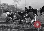 Standbild American Football New York City USA, 1938, aus Sekunde 27 historischem Filmmaterial Videoclip 65675039944