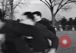Standbild American Football New York City USA, 1938, aus Sekunde 30 historischem Filmmaterial Videoclip 65675039944