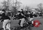 Standbild American Football New York City USA, 1938, aus Sekunde 32 historischem Filmmaterial Videoclip 65675039944