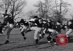 Standbild American Football New York City USA, 1938, aus Sekunde 33 historischem Filmmaterial Videoclip 65675039944