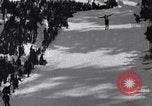 Standbild Ski contest Snoqualmie Pass Washington USA, 1938, aus Sekunde 23 historischem Filmmaterial Videoclip 65675039945