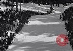 Standbild Ski contest Snoqualmie Pass Washington USA, 1938, aus Sekunde 29 historischem Filmmaterial Videoclip 65675039945