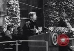 Standbild John Kennedy New Haven Connecticut USA, 1962, aus Sekunde 59 historischem Filmmaterial Videoclip 65675039946