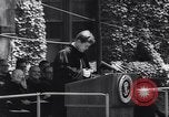 Standbild John Kennedy New Haven Connecticut USA, 1962, aus Sekunde 61 historischem Filmmaterial Videoclip 65675039946