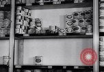 Standbild amerikanische Volk United States USA, 1944, aus Sekunde 11 historischem Filmmaterial Videoclip 65675039954