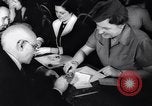 Standbild amerikanische Volk United States USA, 1944, aus Sekunde 20 historischem Filmmaterial Videoclip 65675039954
