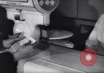 Standbild amerikanische Volk United States USA, 1944, aus Sekunde 35 historischem Filmmaterial Videoclip 65675039954