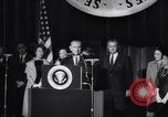 Immagine di Il Lindon B Johnson eletto presidente Washington DC USA, 1964, secondo 3 filmato di repertorio 65675039956