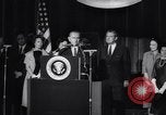 Immagine di Il Lindon B Johnson eletto presidente Washington DC USA, 1964, secondo 5 filmato di repertorio 65675039956