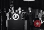Immagine di Il Lindon B Johnson eletto presidente Washington DC USA, 1964, secondo 26 filmato di repertorio 65675039956