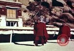 Image moine tibétain Lhassa (Tibet), 1943, de la seconde 18 séquences d'archives historiques vidéo 65675039992