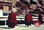 Image moine tibétain Lhassa (Tibet), 1943, de la seconde 20 séquences d'archives historiques vidéo 65675039992