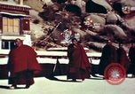 Image moine tibétain Lhassa (Tibet), 1943, de la seconde 23 séquences d'archives historiques vidéo 65675039992