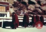 Image moine tibétain Lhassa (Tibet), 1943, de la seconde 25 séquences d'archives historiques vidéo 65675039992