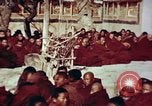 Image moine tibétain Lhassa (Tibet), 1943, de la seconde 34 séquences d'archives historiques vidéo 65675039992