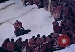 Image des moines Lhassa (Tibet), 1943, de la seconde 14 séquences d'archives historiques vidéo 65675039993