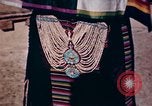 Image des moines Lhassa (Tibet), 1943, de la seconde 57 séquences d'archives historiques vidéo 65675039993