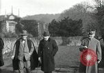 Immagine di Conferenza sulle riparazioni tedesche a Chequers Ellesborough Buckinghamshire Inghilterra Regno Unito, 1921, secondo 35 filmato di repertorio 65675039998