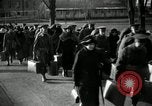 Standbild Krieg der Bräute und Babies United States USA, 1919, aus Sekunde 4 historischem Filmmaterial Videoclip 65675040009
