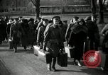 Standbild Krieg der Bräute und Babies United States USA, 1919, aus Sekunde 6 historischem Filmmaterial Videoclip 65675040009