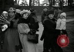 Standbild Krieg der Bräute und Babies United States USA, 1919, aus Sekunde 15 historischem Filmmaterial Videoclip 65675040009