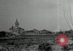 Standbild Beschuß von Kirche Western Front, 1916, aus Sekunde 3 historischem Filmmaterial Videoclip 65675040024