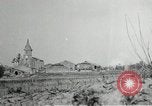 Standbild Beschuß von Kirche Western Front, 1916, aus Sekunde 5 historischem Filmmaterial Videoclip 65675040024