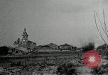 Standbild Beschuß von Kirche Western Front, 1916, aus Sekunde 8 historischem Filmmaterial Videoclip 65675040024