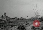 Standbild Beschuß von Kirche Western Front, 1916, aus Sekunde 11 historischem Filmmaterial Videoclip 65675040024