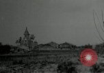 Standbild Beschuß von Kirche Western Front, 1916, aus Sekunde 15 historischem Filmmaterial Videoclip 65675040024
