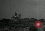 Standbild Beschuß von Kirche Western Front, 1916, aus Sekunde 16 historischem Filmmaterial Videoclip 65675040024