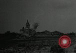 Standbild Beschuß von Kirche Western Front, 1916, aus Sekunde 17 historischem Filmmaterial Videoclip 65675040024