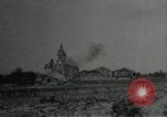 Standbild Beschuß von Kirche Western Front, 1916, aus Sekunde 21 historischem Filmmaterial Videoclip 65675040024