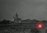 Standbild Beschuß von Kirche Western Front, 1916, aus Sekunde 34 historischem Filmmaterial Videoclip 65675040024