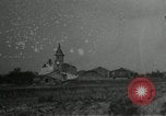 Standbild Beschuß von Kirche Western Front, 1916, aus Sekunde 35 historischem Filmmaterial Videoclip 65675040024
