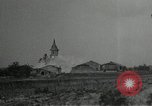 Standbild Beschuß von Kirche Western Front, 1916, aus Sekunde 40 historischem Filmmaterial Videoclip 65675040024