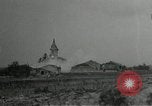 Standbild Beschuß von Kirche Western Front, 1916, aus Sekunde 45 historischem Filmmaterial Videoclip 65675040024