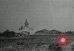 Standbild Beschuß von Kirche Western Front, 1916, aus Sekunde 46 historischem Filmmaterial Videoclip 65675040024