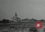 Standbild Beschuß von Kirche Western Front, 1916, aus Sekunde 54 historischem Filmmaterial Videoclip 65675040024