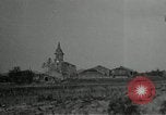Standbild Beschuß von Kirche Western Front, 1916, aus Sekunde 56 historischem Filmmaterial Videoclip 65675040024