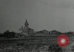 Standbild Beschuß von Kirche Western Front, 1916, aus Sekunde 57 historischem Filmmaterial Videoclip 65675040024