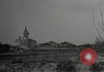 Standbild Beschuß von Kirche Western Front, 1916, aus Sekunde 58 historischem Filmmaterial Videoclip 65675040024