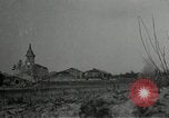 Standbild Beschuß von Kirche Western Front, 1916, aus Sekunde 60 historischem Filmmaterial Videoclip 65675040024