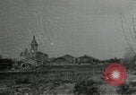 Standbild Beschuß von Kirche Western Front, 1916, aus Sekunde 61 historischem Filmmaterial Videoclip 65675040024