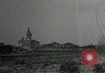 Standbild Beschuß von Kirche Western Front, 1916, aus Sekunde 62 historischem Filmmaterial Videoclip 65675040024
