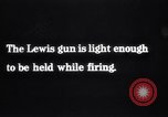 Immagine di Soldati americani treno con la pistola di Lewis Francia, 1918, secondo 1 filmato di repertorio 65675040034