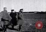 Standbild Der französische Präsident Poincare Western Front europäischen Theater, 1915, aus Sekunde 37 historischem Filmmaterial Videoclip 65675040049