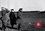 Standbild Der französische Präsident Poincare Western Front europäischen Theater, 1915, aus Sekunde 39 historischem Filmmaterial Videoclip 65675040049